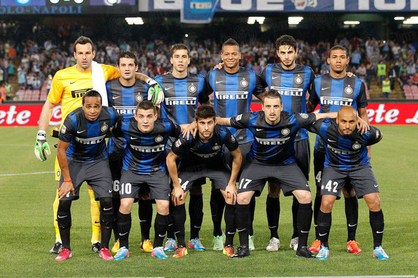 曼联客战狼队首发：库尼亚领衔战旧主、姆伯莫、B费先发