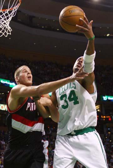 杰拉德·马丁：看了皇马比赛但意义不大，因为黄潜也紧追不舍（杰拉德·马丁：皇马战况参考有限，黄潜仍步步紧逼）