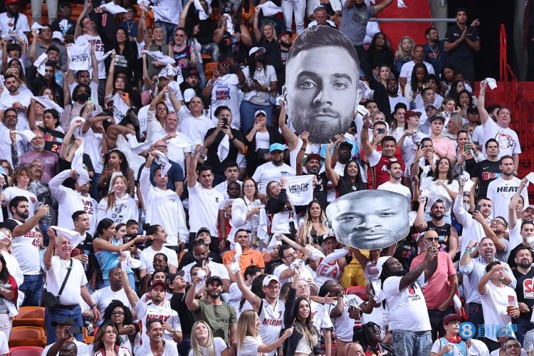 马雷斯卡：后面两轮需全胜才能确保前八，弗法纳眼睛伤的很重（马雷斯卡：收官两战必须全取三分方能稳进前八，弗法纳眼伤情况严峻）