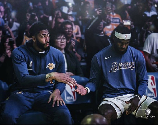 诺坎普国王，巴萨对阵毕包第10分钟时主场观众高喊“梅西”（巴萨战毕巴第10分钟，诺坎普全场高呼“梅西”）