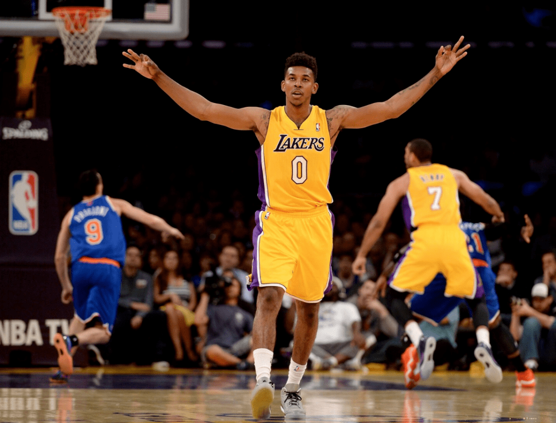 斯维拉尔：我们感觉很好，目前谈排名为时过早；迈尼昂是榜样（斯维拉尔：状态正佳，谈排名尚早；迈尼昂是楷模）