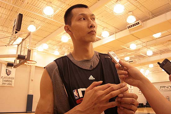 马拉松“最快女护士”因违规兼职取酬，被医院警告处分6个月（马拉松“最快女护士”因违规兼职获酬，遭医院给予6个月警告处分）