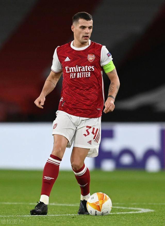 美记：字母哥表示自己要养好身体为球队而战，而不是逃避困难（美媒：字母哥强调养好身体为队而战，拒绝逃避挑战）